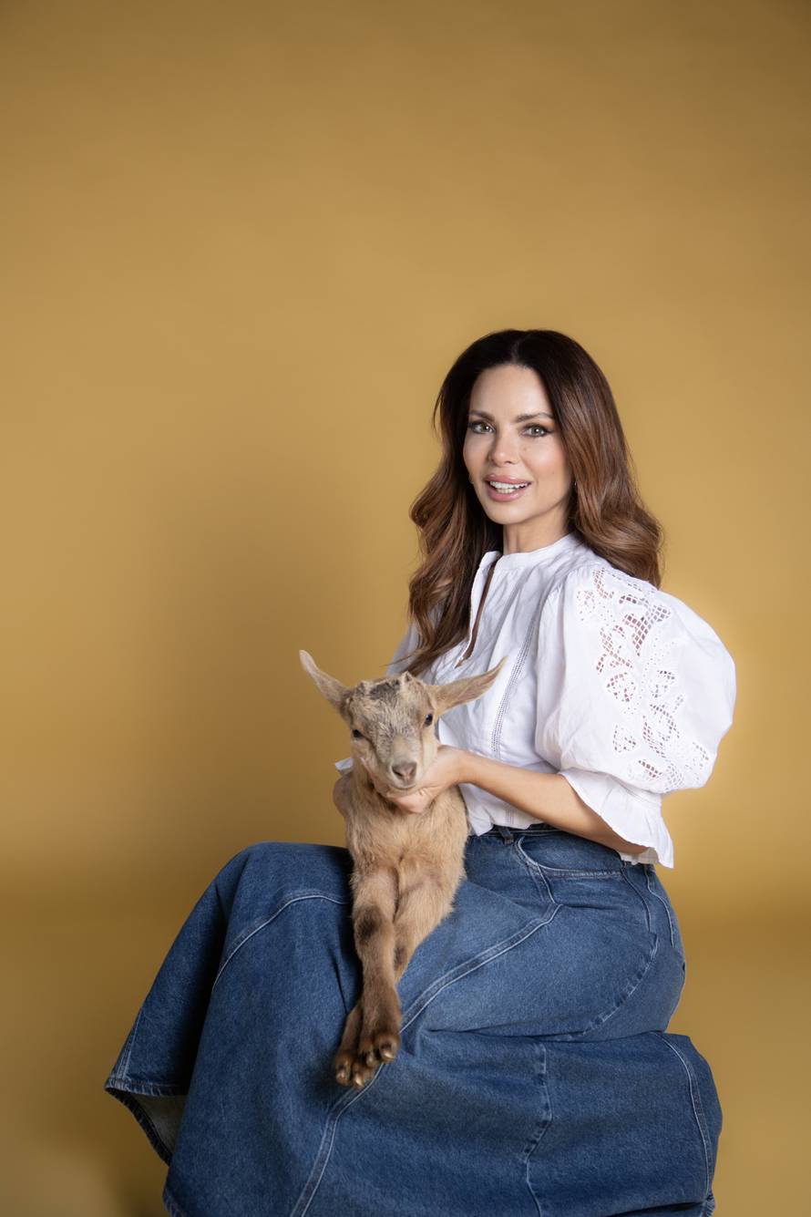 Nikolina Pišek fotografirala se s kozom: 'One su kao mala djeca'