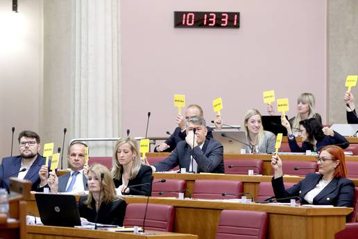 Danas na snagu stupaju izmjene Zakona o radu i mirovinskog zakona, raste i minimalna plaća