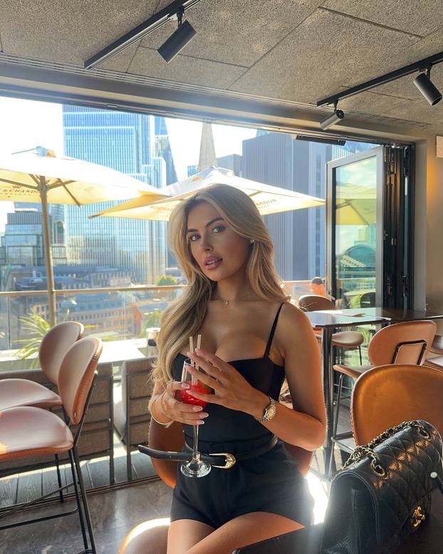 FOTO Zanosna pravnica ostavila novu 'devetku' Chelseaja zbog prevare? 'Ne može ostati odan'