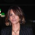 Halle Berry kao Bezosova cura na inauguraciji: Ovakvu haljinu malo tko bi se usudio odjenuti