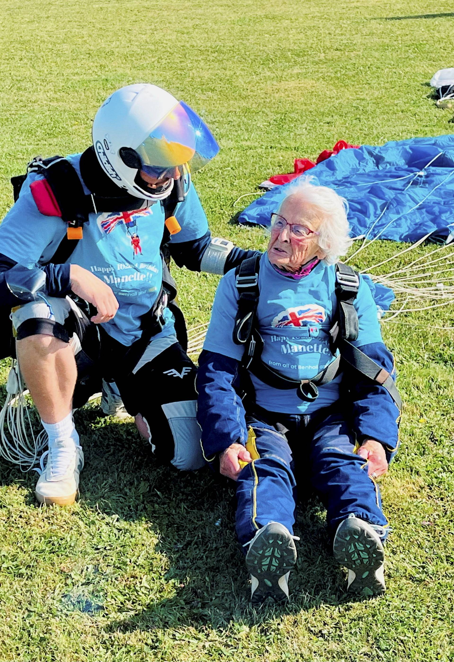 102-year-old becomes Britain's oldest sky-diver