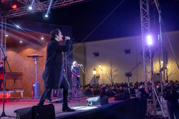 Osijek: Doček nove 2024. godine na Tvrđi uz Parni valjak