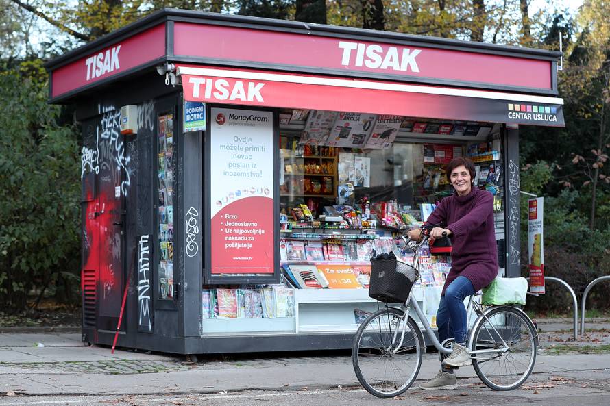 Nema ruku, ali svaki dan ide na posao biciklom - 11 kilometara