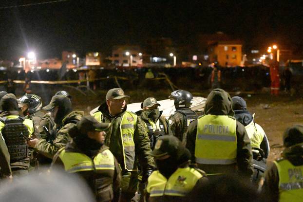 15 dead in Bolivian plane crash on highway