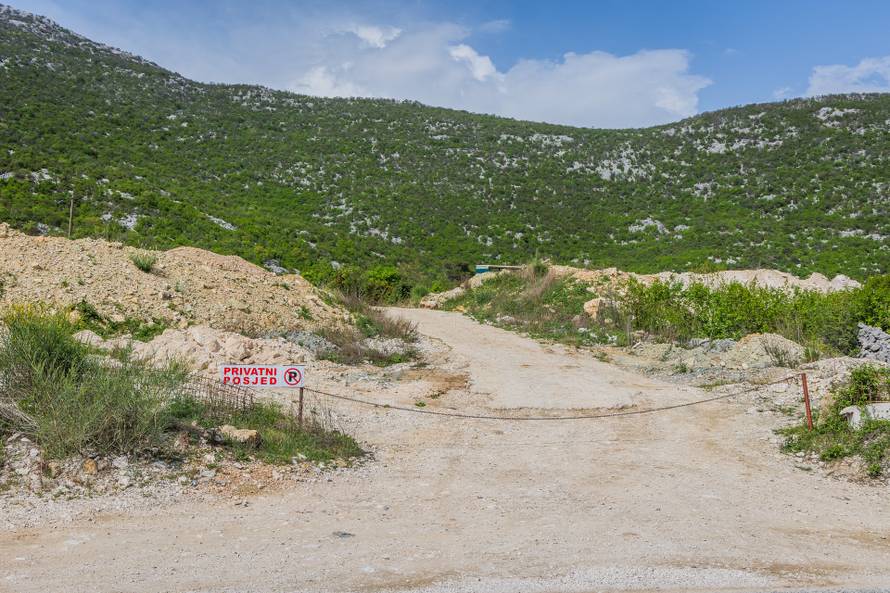 Istraga ilegalnih deponija i pustošenja šuma na širem omiškom području, uhićene dvije osobe