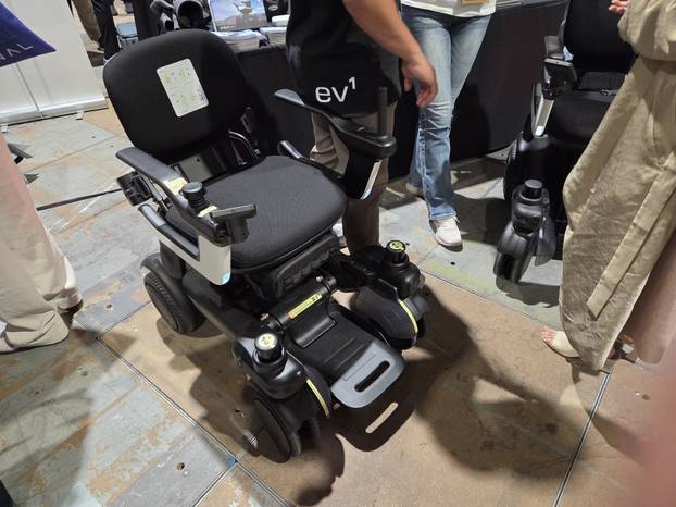 FOTO Ludilo u Berlinu: Roboti posvuda, kamere u četkici za zube, stižu i AI kućni ljubimci