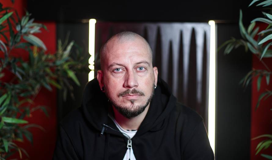 Krešo Bengalka na snimanju serijala Takeover