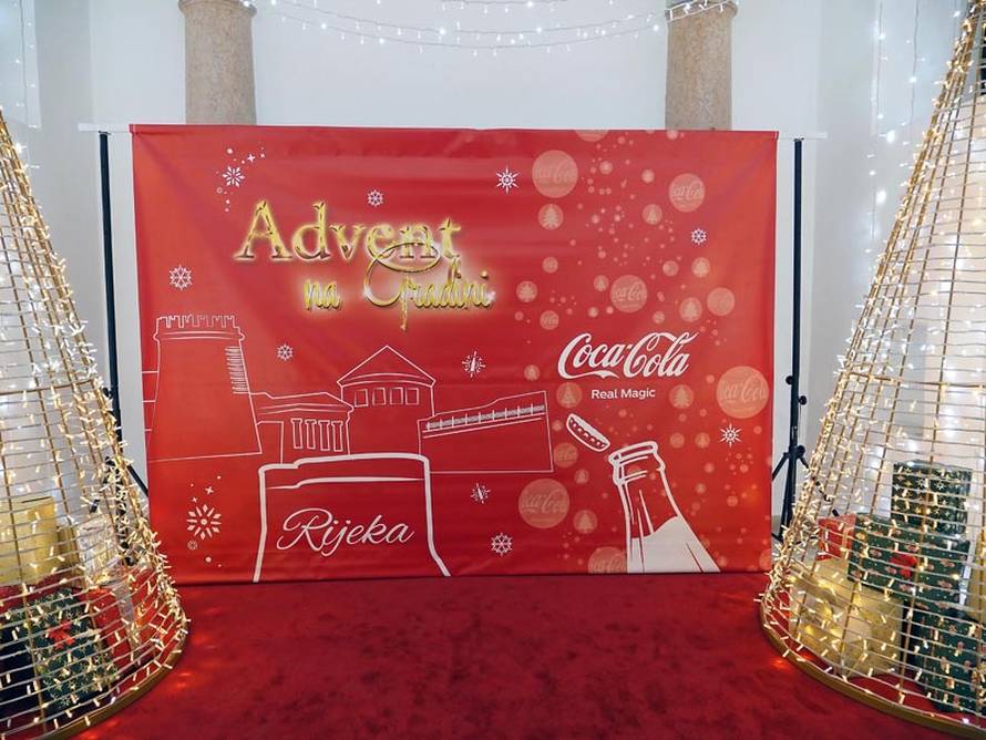 Advent u Rijeci obasjava čak 12 kilometara srebrnih lampica