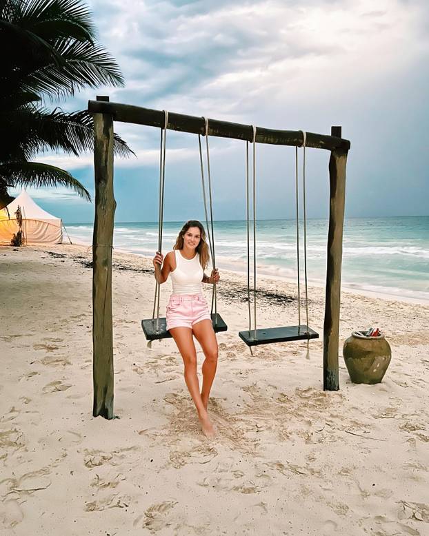 FOTO Teniska zvijezda uhodi poznatu Ruskinju! 'Stalno se javlja i zove me na spoj...'