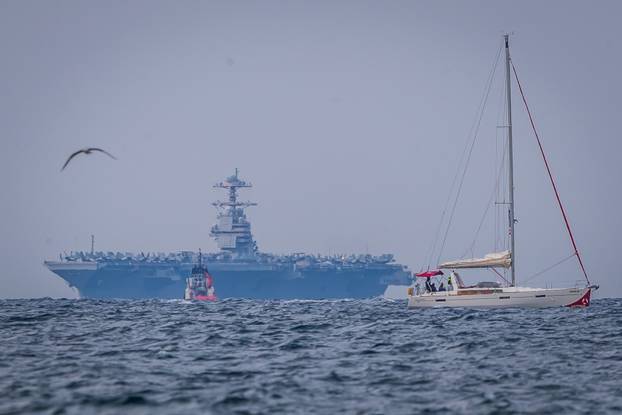 Najveći ratni brod ikada sagrađen, USS Gerald R. Ford, uplovio ispred Splita 