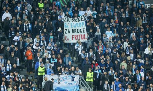 FOTO Navija&ccaron;i Rijeke: 'Za neke la Europ, a za druge la fritul'