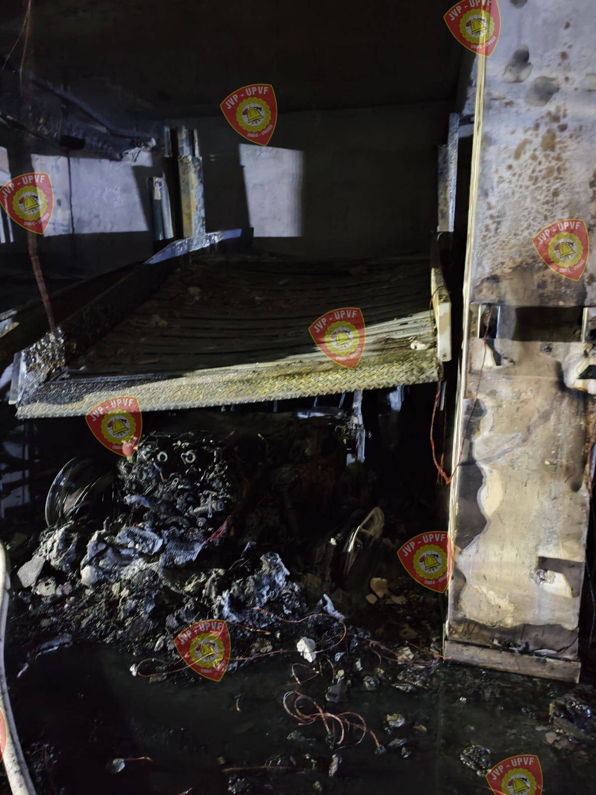 Policija otkrila detalje buktinje kod Novigrada: Izgorjela su dva auta, požar je bio podmetnut