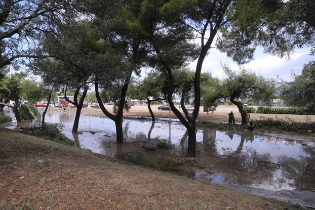 Velike štete u okolici Poljuda nakon oluje koja je poharala Split