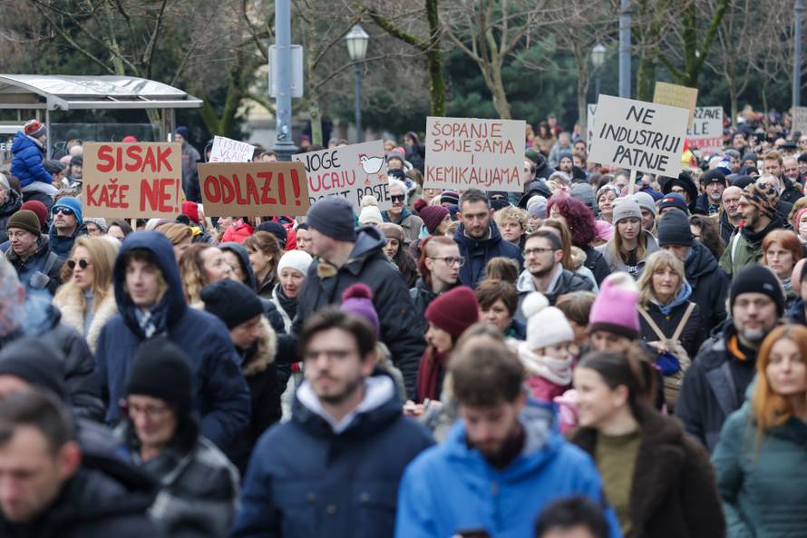 Zagreb: Prosvjed protiv kompleksa industrijskih megafarmi i klaonica peradi u Sisačko-moslavačkoj županiji