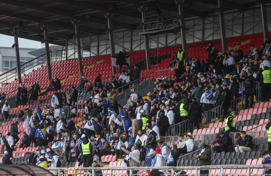 Zenica: Navijači očekuju početak utakmice između Bosne i Hercegovine i Italije