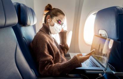 Američke aviokompanije ukinule obavezu nošenja maski
