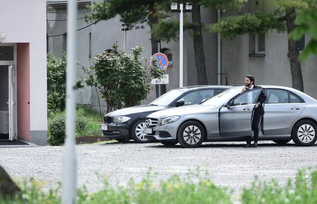 Zagreb: Dolazak odvjetnika Kristijana Knege, Imona Choudhuryja