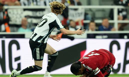 Pogledajte Van Dijkovu nogu nakon divljačkog starta. Ikona Newcastlea: 'Neopisivo glupo...'