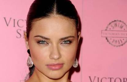 Opet ljubi: Lijepa Adriana Lima i Eastwoodov sin  su novi par?