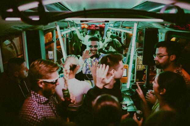 FOTO Ludilo na tračnicama! Ovaj party tramvaj u Zagrebu vozi vas direktno u ekstazu