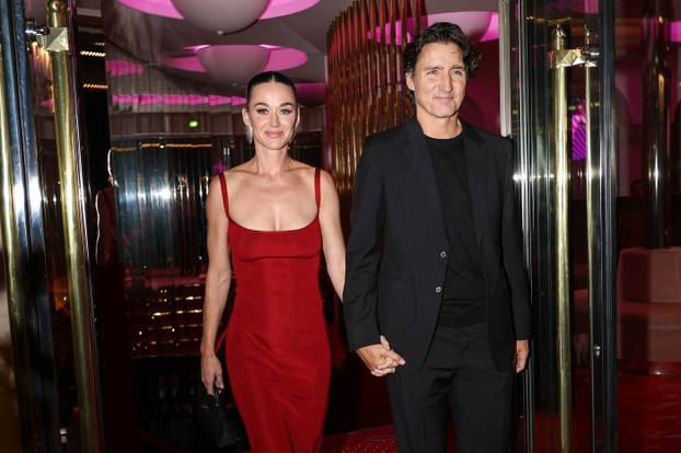 *PREMIUM-EXCLUSIVE* Hot new couple Katy Perry & Justin Trudeau are all smiles while celebrating Katy's 41st birthday in Paris!