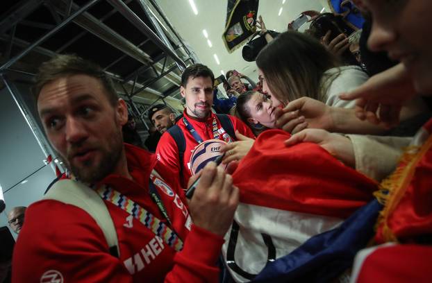 Doček brončanih rukometaša u Zračnoj luci Franjo Tuđman