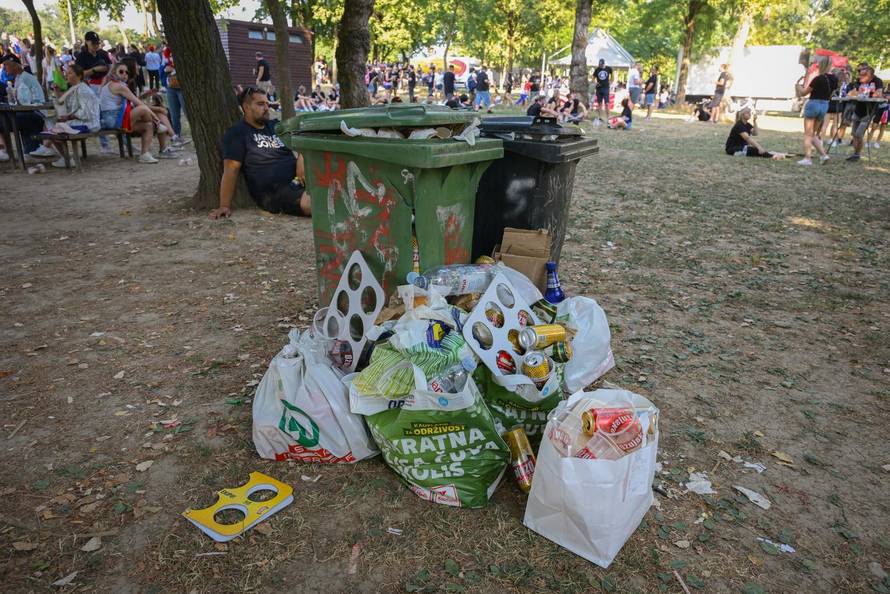 Zagreb: Fun zona na Bundeku već je puna smeća