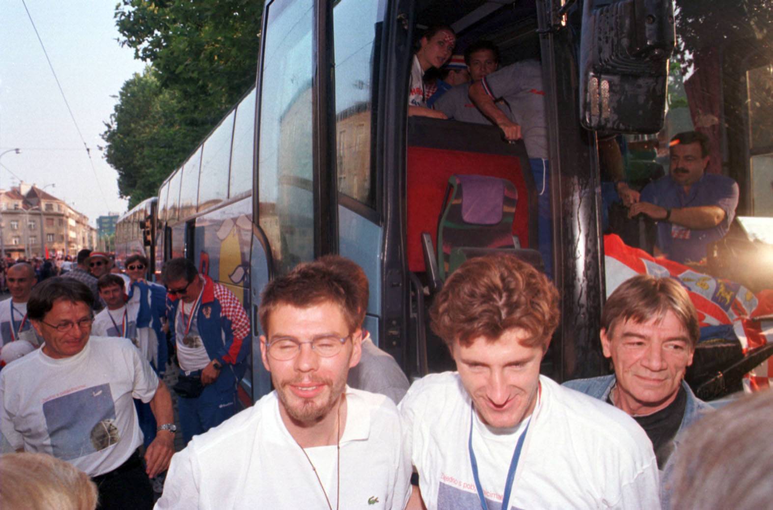 vatreni - doček hrvatske nogometne reprezentacije 1998.