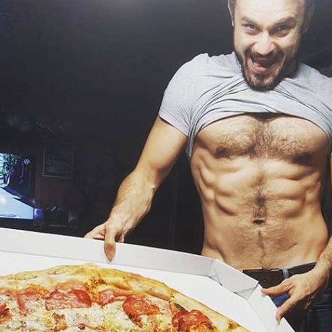 Pizza pala u drugi plan: Dojkić se hvali 'apolonskim' tijelom