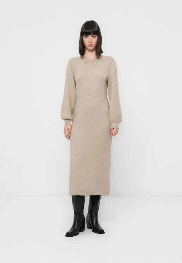 Pregledali smo ponudu za vas! Super haljine od pletiva i vune