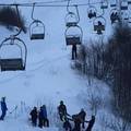 Nesre&cacute;a na &zcaron;i&ccaron;ari u Crnoj Gori: Strani turisti ispali iz ko&scaron;are na ski liftu, ima mrtvih