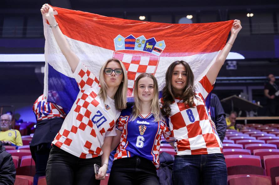 Malmo: Navijači Hrvatske i Mađarske na rukometnoj utakmici EHF prvenstva