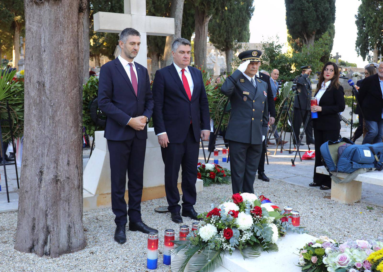 Iako nije pozvan, predsjednik Milanović u Dubrovniku je odao počast poginulim braniteljima povodom obilježavanja 30. obljetnice oslobađanja juga Hrvatske