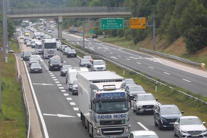 FOTO  Naoružajte se strpljenjem! Kilometarske kolone put mora