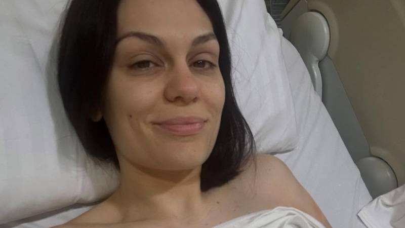 Jessie J završila u bolnici šest tjedana nakon operacije raka dojke: 'Nije bilo očekivano...'