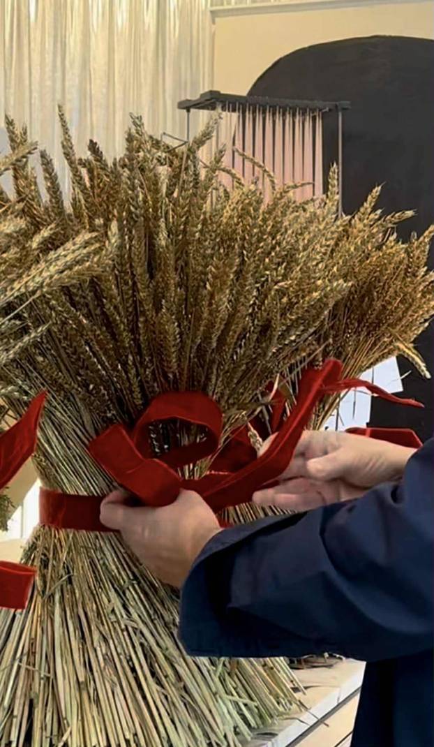 FOTO Šekoranjina blagdanska čarolija: Tihi dekor u izlozima i hotelima je pravi spektakl