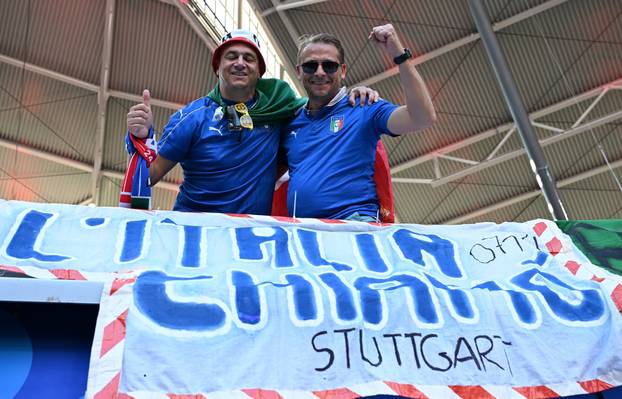 Leipzig: Navija?i uo?i po?etka susreta Hrvatske i Italije u 3. kolu skupine B na Europskom prvenstvu