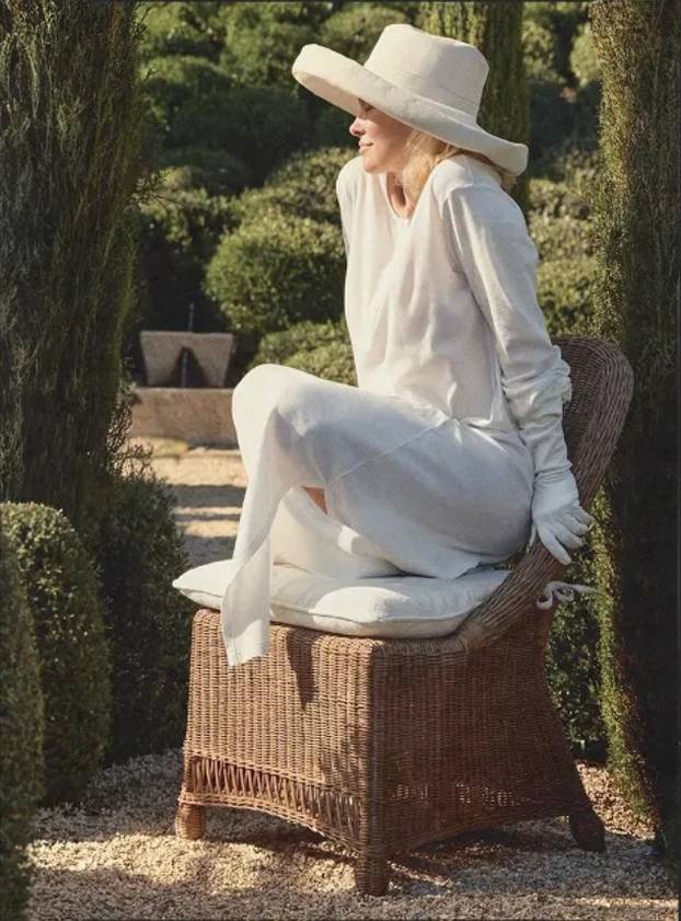 FOTO Nostalgija je bila ključ: Ovo je namještaj koji potpisuje glumica Pamela Anderson