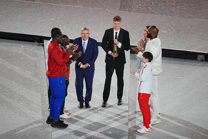 FOTO Gotove su Olimpijske igre: Evo kako je izgledalo svečano zatvaranje, Tom Cruise oduševio