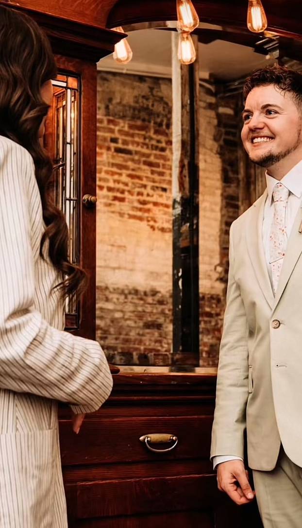 FOTO Sve više žena se udaje za gay muškarce zbog financijske i emocionalne podrške...