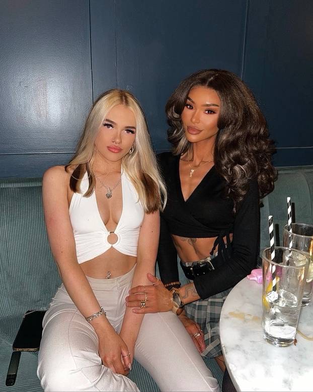 FOTO Govore joj da je crnkinja: Irkinja je opsjednuta solarijem, a ima i jako uzak struk...