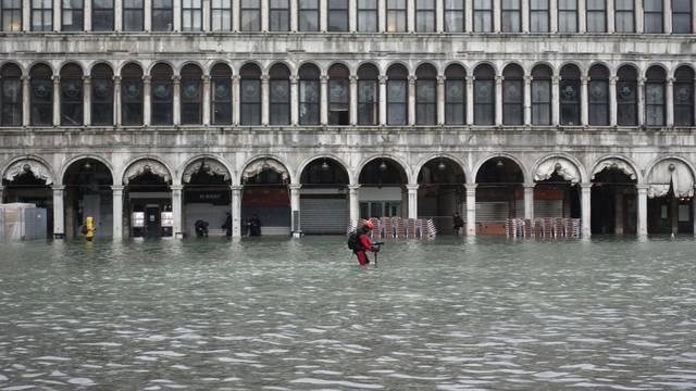 Flood in Venice: high water at 154 cm