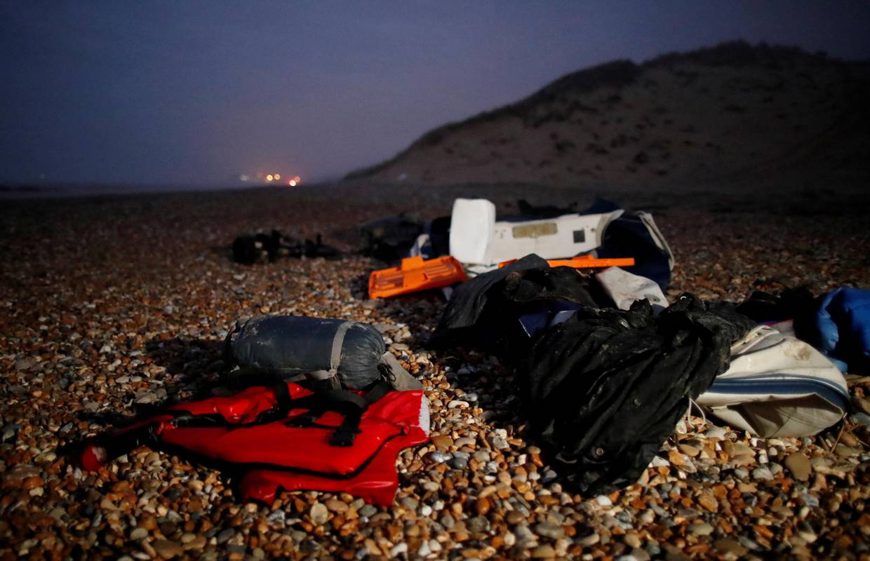 Najmanje 20 mrtvih migranata u brodolomu u La Mancheu