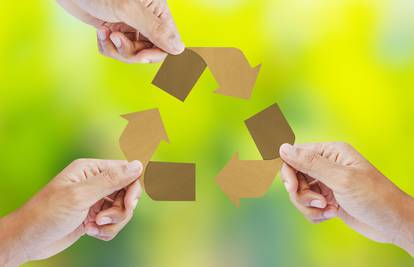 Recikliranjem tone papira može se sačuvati 17 zrelih stabala