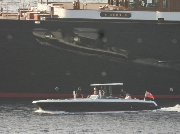 Jeff Bezos uoči svadbe stoljeća uživa u Hrvatskoj sa zaručnicom Lauren Sanchez