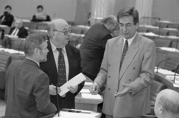 Zagreb: U Hrvatskom saboru odbijen prijedlog oporbe o Zagrebu, 29.03.1996.