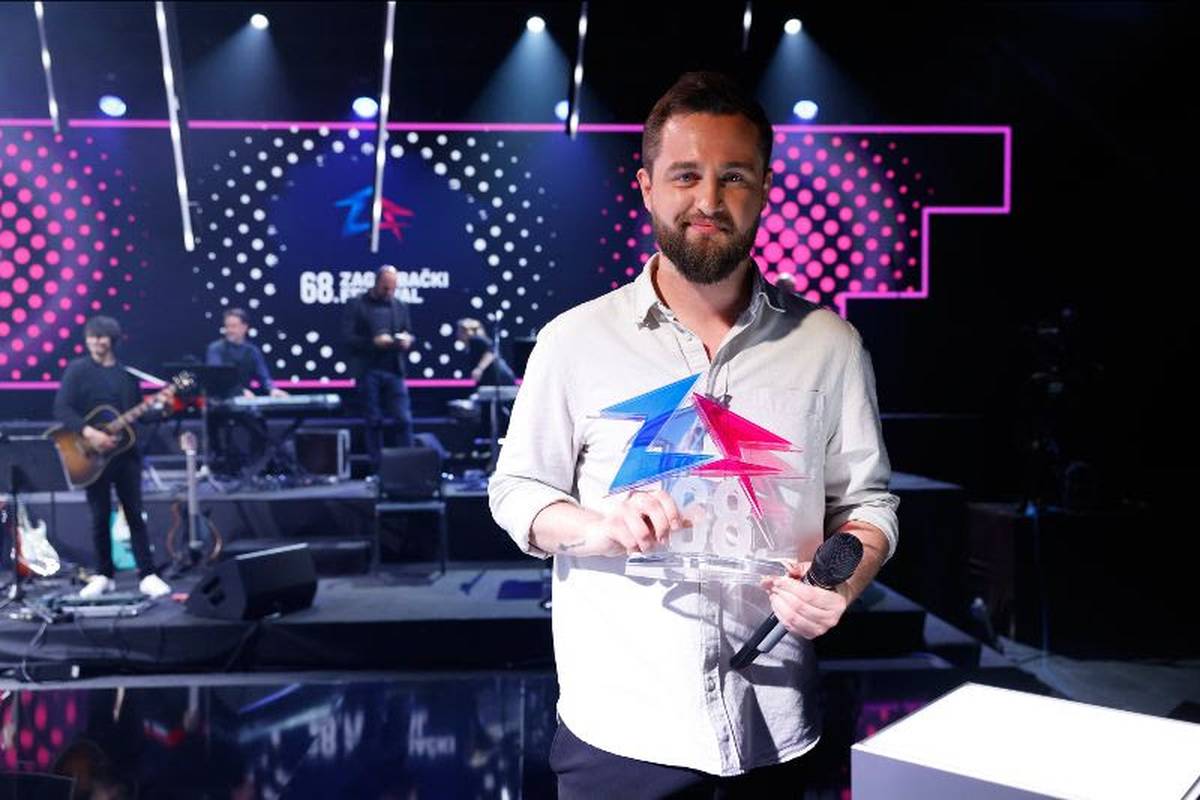 Matija Cvek s pjesmom 'Ptice' osvojio je Zagrebački festival
