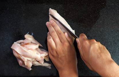 Zbog salmonele povlači se s tržišta Cekinovo pileće strojno otkošteno meso od 500 grama
