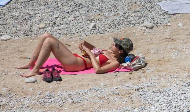 Plaže u Dubrovniku pune su kupača