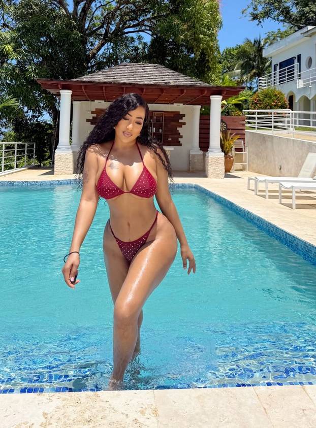 FOTO Opsjednuta estetskim operacijama: 'Želim imati stražnjicu poput Nicki Minay!'